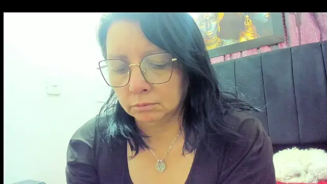 Snapshot of Evaaross_2345 chatting on 11/08/25, 02:28 Evaaross 2345 online show from 11/08/25, 02:28