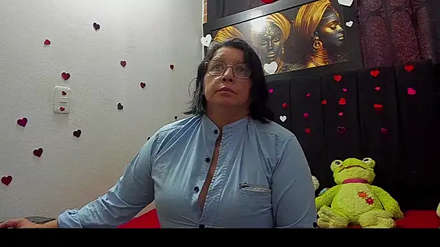 Evaaross 2345 online show from 06/07/26, 08:34