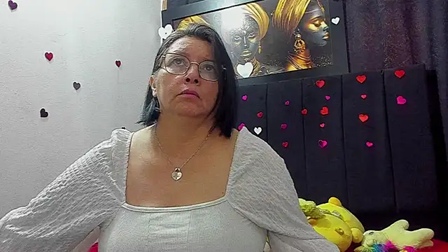 Evaaross 2345 online show from 06/11/26, 01:31