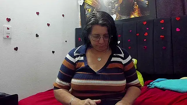 Evaaross 2345 online show from 06/19/26, 08:12