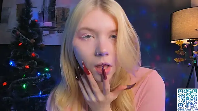 DaisyElmers online show from 12/26/24, 03:27