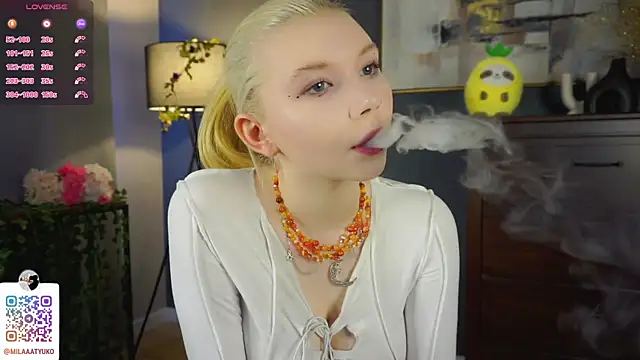 DaisyElmers online show from 03/08/25, 03:17