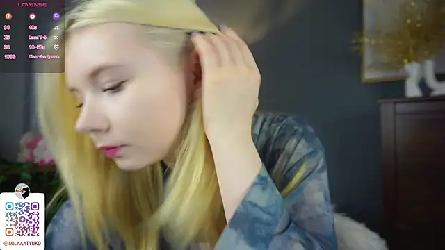 DaisyElmers online show from 03/18/25, 03:20