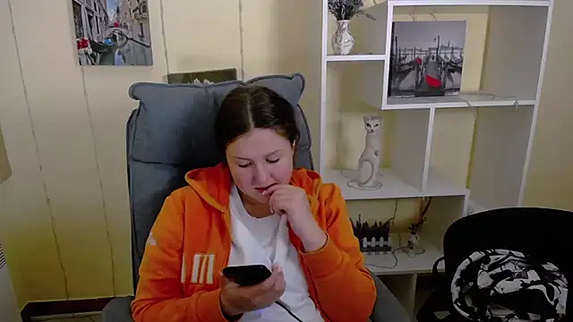  sofi smile online show from 03/19/25, 04:14