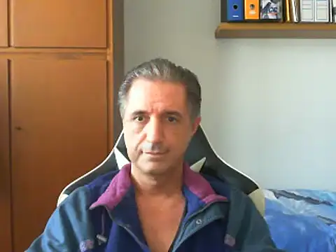 Snapshot of lliuk70mi chatting on 01/14/25, 01:28 lliuk70mi online show from 01/14/25, 01:28