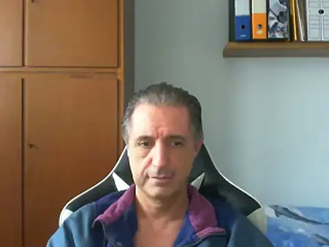 Snapshot of lliuk70mi chatting on 01/22/25, 12:27 lliuk70mi online show from 01/22/25, 12:27