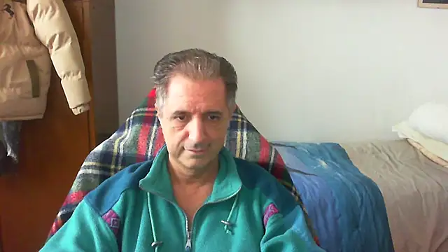 Snapshot of lliuk70mi chatting on 03/04/26, 02:01 lliuk70mi online show from 03/04/26, 02:01