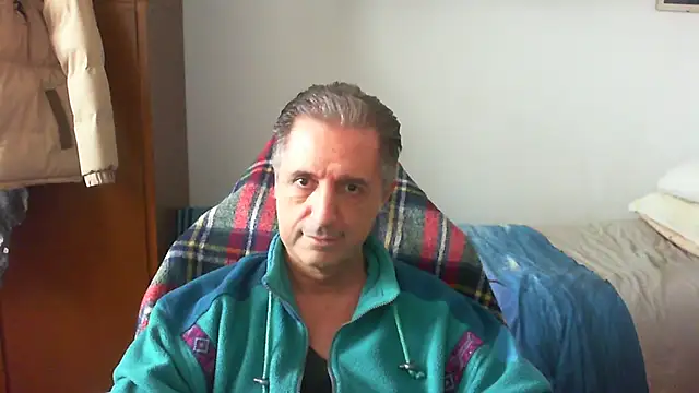 Snapshot of lliuk70mi chatting on 03/06/26, 02:24 lliuk70mi online show from 03/06/26, 02:24