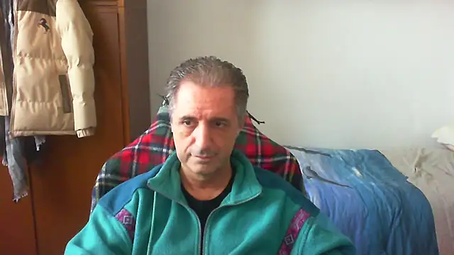 Snapshot of lliuk70mi chatting on 03/12/26, 01:50 lliuk70mi online show from 03/12/26, 01:50