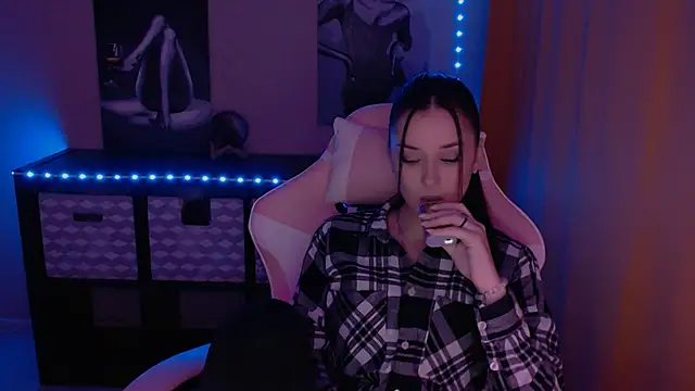 Snapshot of AlisaLink chatting on 01/25/25, 03:41 AlisaLink online show from 01/25/25, 03:41