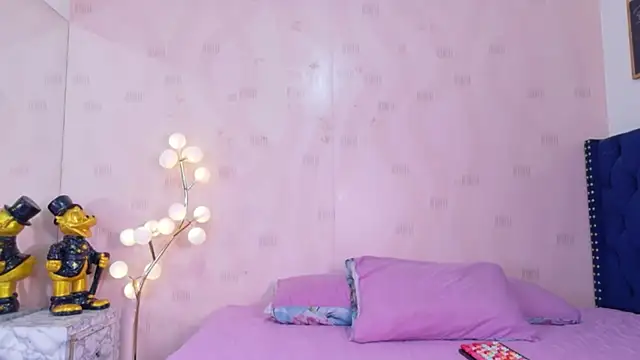 littleebonymommy online show from 05/01/26, 07:29