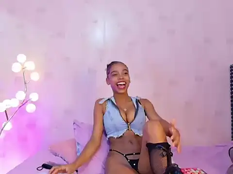 littleebonymommy online show from 05/02/26, 07:35