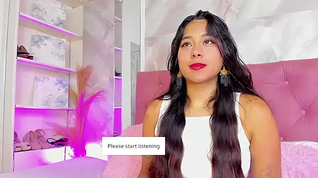 Snapshot of AnnaQueen_ chatting on 10/13/25, 04:18 AnnaQueen  online show from 10/13/25, 04:18