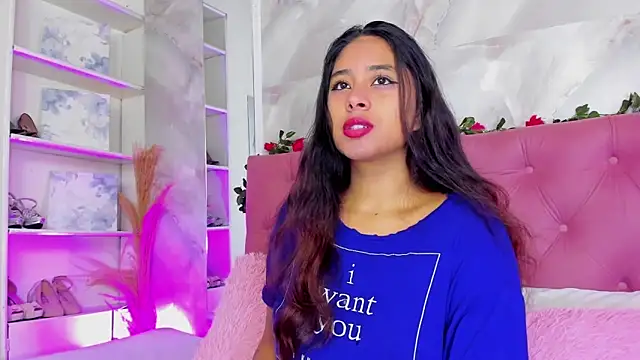 Snapshot of AnnaQueen_ chatting on 10/24/25, 04:25 AnnaQueen  online show from 10/24/25, 04:25