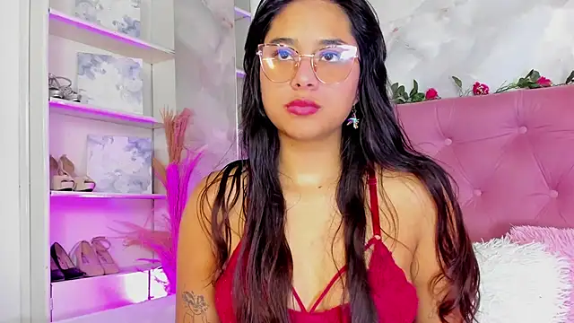 Snapshot of AnnaQueen_ chatting on 10/28/25, 04:09 AnnaQueen  online show from 10/28/25, 04:09