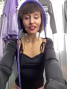 Snapshot of bigbabykiki chatting on 12/17/24, 09:17 bigbabykiki online show from 12/17/24, 09:17