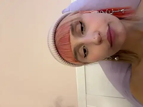 Snapshot of bigbabykiki chatting on 03/15/25, 01:07 bigbabykiki online show from 03/15/25, 01:07