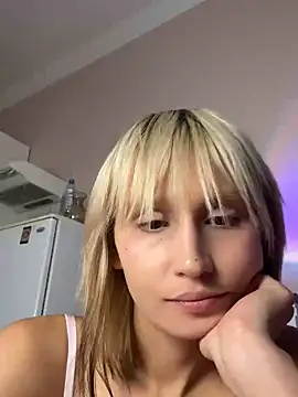 bigbabykiki online show from 09/18/25, 07:54