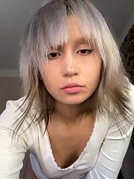 bigbabykiki online show from 10/25/25, 04:35