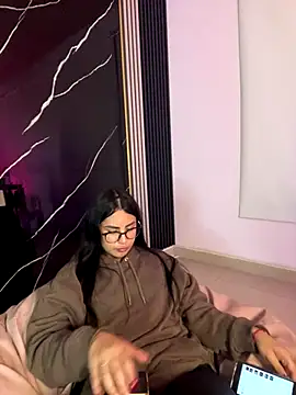 CAM 21X online show from 10/10/25, 11:48