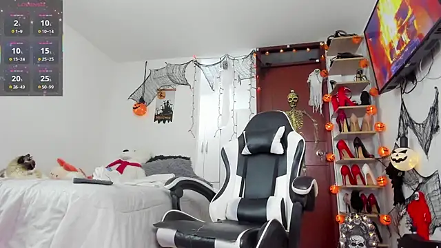 SophieBaker   online show from 10/05/25, 11:57