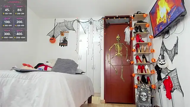 SophieBaker   online show from 10/08/25, 01:47