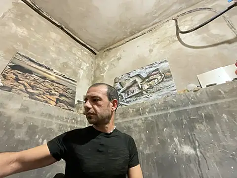 FotografoPollon online show from 02/04/25, 04:08