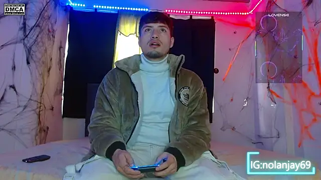 Snapshot of nolanjay_ chatting on 10/16/25, 04:19 nolanjay online show from 10/16/25, 04:19