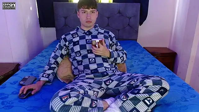 Snapshot of nolanjay_ chatting on 11/05/25, 01:11 nolanjay online show from 11/05/25, 01:11