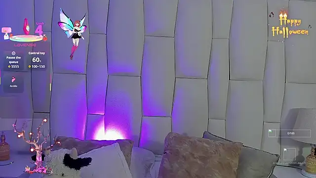 Snapshot of Regiina_Doll chatting on 10/31/25, 04:24 Regiina Doll online show from 10/31/25, 04:24