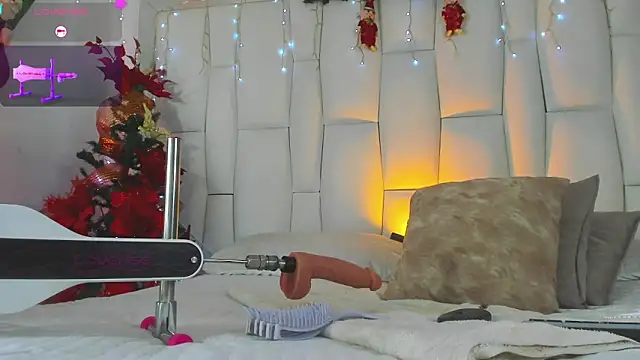 Snapshot of Regiina_Doll chatting on 12/14/25, 11:09 Regiina Doll online show from 12/14/25, 11:09