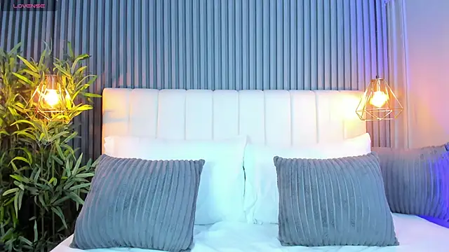 LinaGlam online show from 09/25/25, 10:46