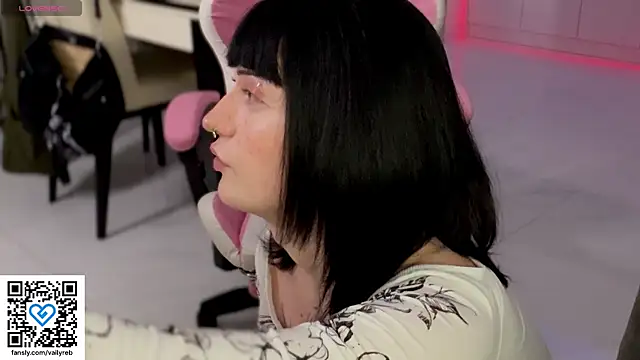 Vailyreb  online show from 11/12/25, 04:29