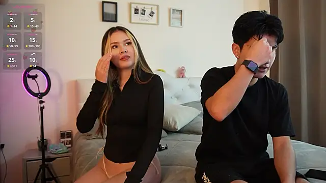 Snapshot of tommy_and_sophie chatting on 11/01/25, 04:42 tommy and sophie online show from 11/01/25, 04:42