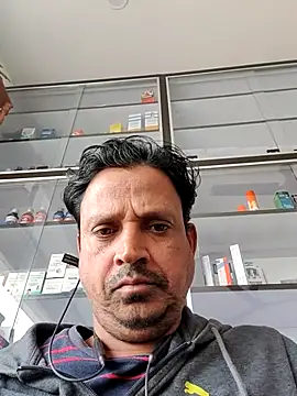 Snapshot of Raj1043 chatting on 11/13/25, 06:01 Raj1043 online show from 11/13/25, 06:01