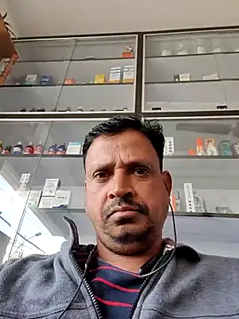 Snapshot of Raj1043 chatting on 11/19/25, 05:29 Raj1043 online show from 11/19/25, 05:29