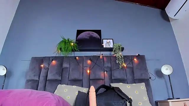 DulceAurora   online show from 05/05/26, 02:52