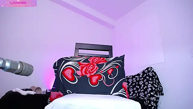 Snapshot of paola_ferreira chatting on 12/28/24, 06:28 paola ferreira online show from 12/28/24, 06:28
