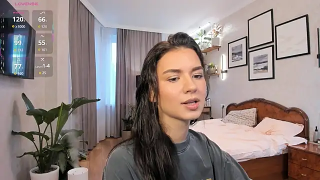 NicoleLuv online show from 10/15/25, 01:11