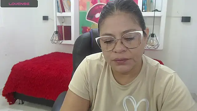sexy lady 0 online show from 10/06/25, 11:29
