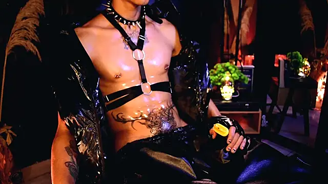 Snapshot of DemonKush-- chatting on 10/13/25, 03:06 DemonKush-- online show from 10/13/25, 03:06