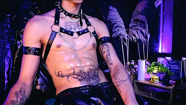 Snapshot of DemonKush-- chatting on 10/22/25, 08:14 DemonKush-- online show from 10/22/25, 08:14