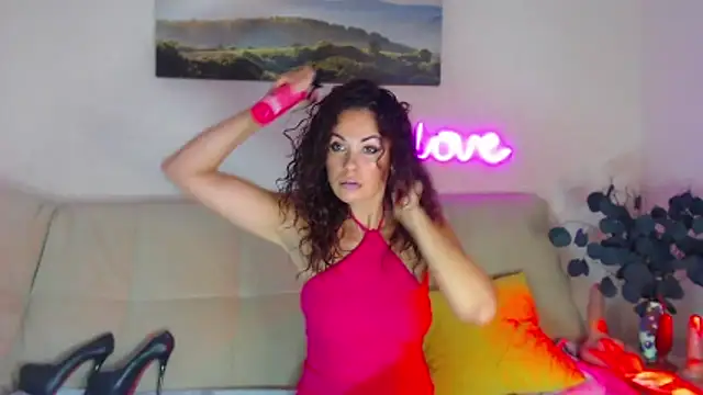 Snapshot of MariaModel chatting on 10/21/25, 07:31 MariaModel online show from 10/21/25, 07:31