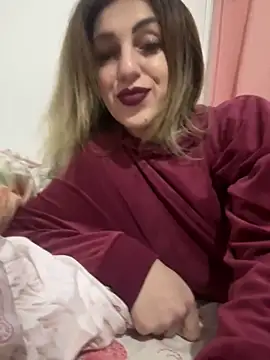 EmaSkyes online show from 01/04/25, 04:00