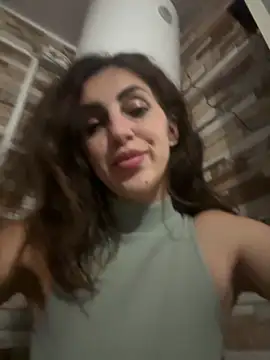 EmaSkyes online show from 10/05/25, 07:45