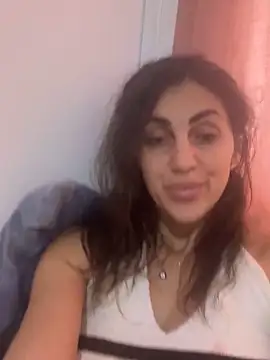 EmaSkyes online show from 10/08/25, 11:19