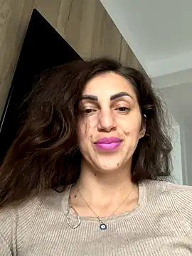 EmaSkyes online show from 10/15/25, 06:57