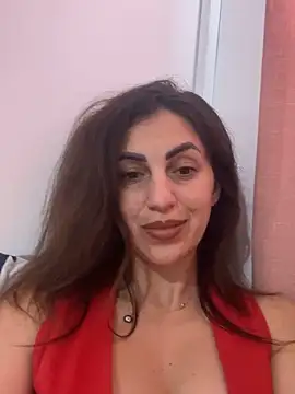 EmaSkyes online show from 11/13/25, 07:51