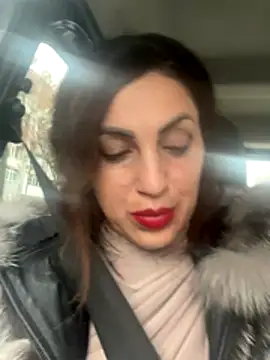 EmaSkyes online show from 11/20/25, 09:42