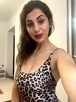 EmaSkyes online show from 11/27/25, 07:21